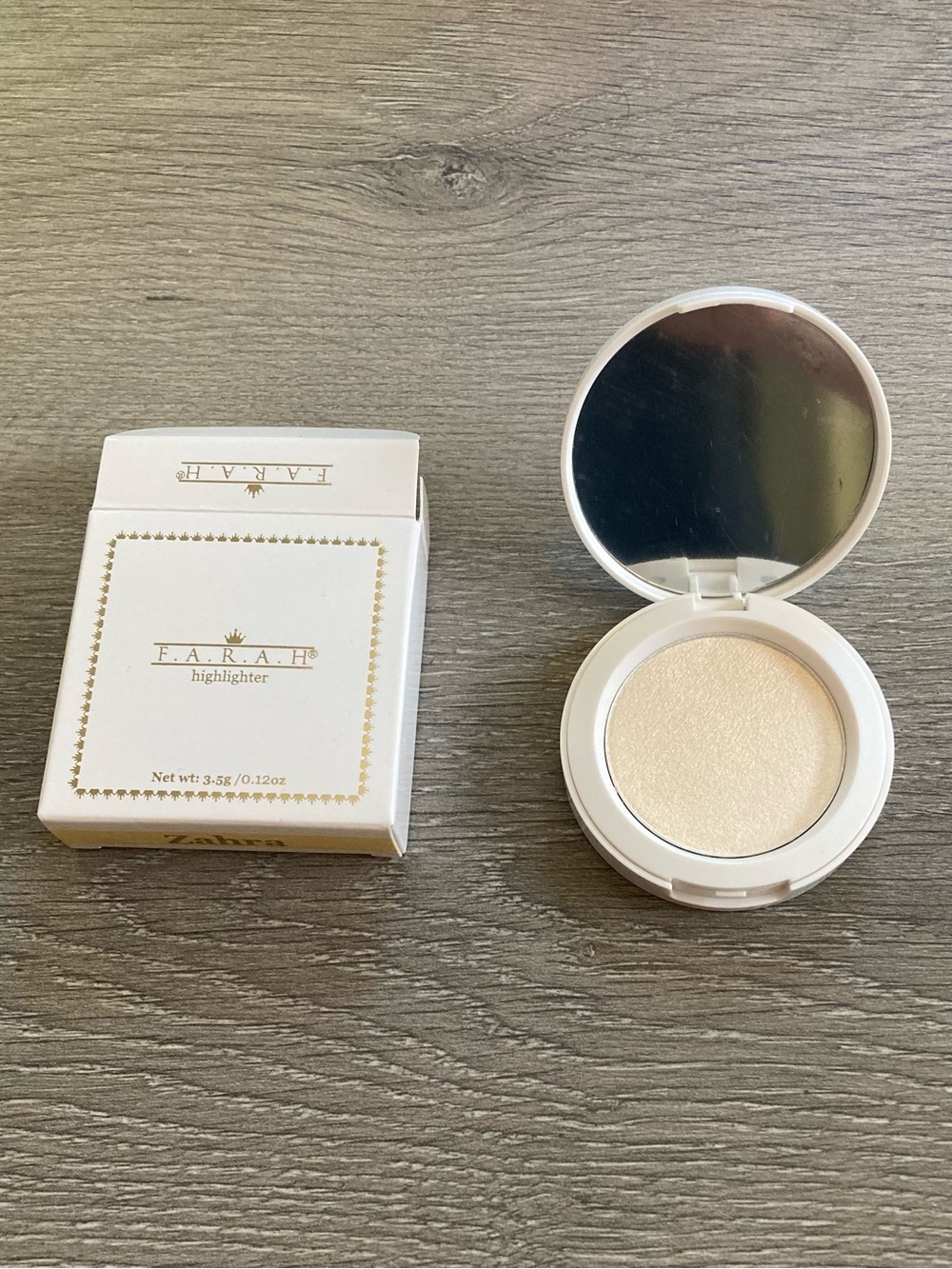 Farah Shimmer Glow Highlighter — Zahra — Soft Champagne